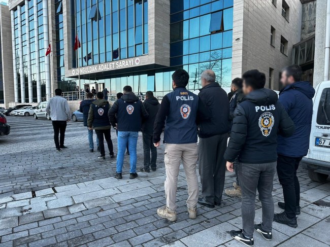 Zonguldak Valiliğinden konuya ilişkin açıklama şöyle: ‘Zonguldak İl Emniyet Müdürlüğü 25