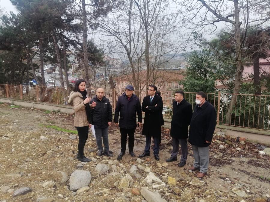 ALAPLI’DA SOSYAL VE KÜLTÜREL YAŞAM ZENGİNLEŞECEK Geçtiğimiz aylarda yıkılan eski Ahmet Zeki Atalay İlkokulu binasının bulunduğu