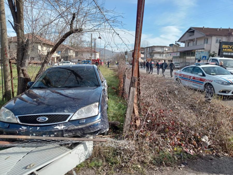 Delihakkı’da kaza: 4 yaralı Kdz.Ereğli’nin Delihakkı mevkinde M.G idaresindeki araç Balcı Beton’dan