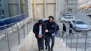 İstanbul’dan Zonguldak’a gelip Gazipaşa Caddesinde bulunan Emral çarşısında Aydınlar Kuyumculuk