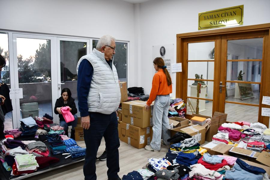 Kdz. Ereğli Belediye Başkanı Halil Posbıyık, Atatürk Kültür Merkezi’ndeki Yardım