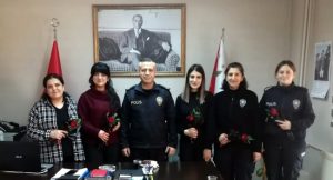 Alaplı’da görev yapan kadın polislerin Kadınlar Günü düzenlenen etkinlikte kutlandı.