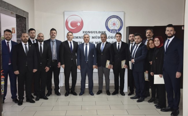 Zonguldak Emniyetinden 16 personele takdir belgesi Başarılı operasyonlara imza atan Asayiş Şube Müdürlüğü personeli ödüllendirildi