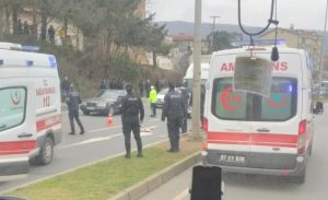 Kdz.Ereğli Kepez mahallesi Ören tepesi mevkiinde yaşanan kazada yolun karşısına