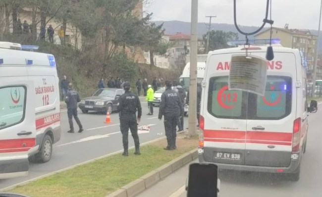 Kdz.Ereğli Kepez mahallesi Ören tepesi mevkiinde yaşanan kazada yolun karşısına