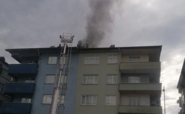 Kdz.Ereğli Kepez mahallesinde faaliyet gösteren Karabük Ekmek Fırını bacasında yangın