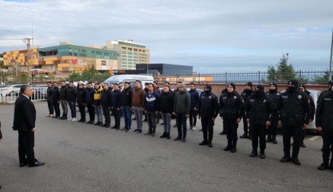 Zonguldak İl Emniyet Müdürlüğü Kahramanmaraş merkezli deprem fekaletinde vatandaşın can