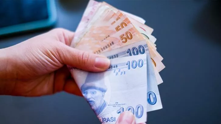 Ramazan ayına girilirken milyonlarca emeklinin merakla beklediği bayram ikramiyesi haberi