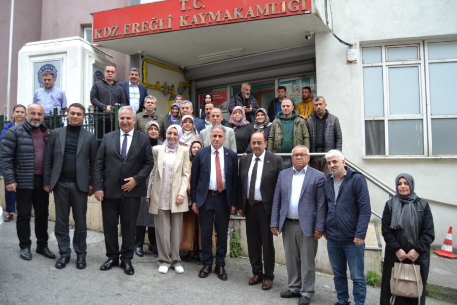 Cumhurbaşkanı Recep Tayyip Erdoğan'ın başdanışmanı Saadet Oruç ve AK Parti Zonguldak Milletvekili adayı Saffet Bozkurt, Ereğli Kaymakamı Mehmet Yapıcı’yı