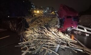 Kaza akşam saatlerinde Kozlu Fatih Sitesi mevkiinde meydana geldi. Seyir