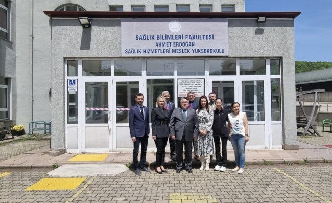 Sabah saatlerinde Farabi kampüsünden İbni Sina kampüsüne hareket eden Rektör Özölçer, buradaki 3