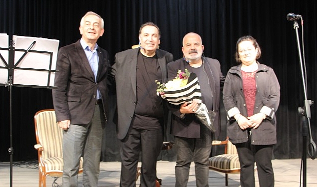 Ünlü oyuncular Faruk Sofuoğlu ve Deniz Oral’ın müzikli gösterisi ‘80’ler