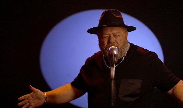 Adil Akbaşoğlu ve Tara Innocenti, eşsiz düetleri “Ciao Bella / Çav Bella”yı müzikseverlerle buluşturdu Ünlü sanatçılar Adil Akbaşoğlu ve Tara Innocenti, güçlü düetleri "Ciao