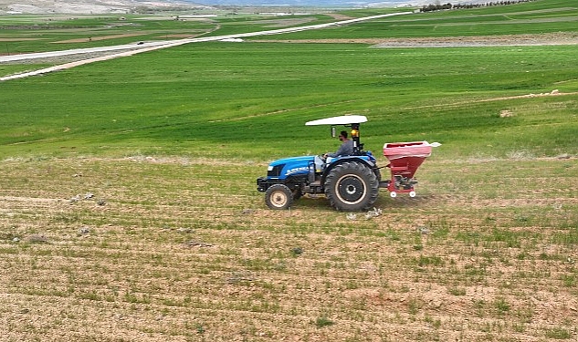 Antalya Büyükşehir tohumluk buğday yetiştiriyor Antalya Büyükşehir Belediyesi, Başkan Muhittin Böcek’in “yerelden kalkınma” ilkesi doğrultusunda