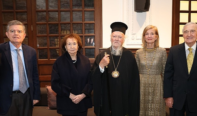 Galata Rum Okulu’nun açılışı “Aziz İstanbul” sergisi ile gerçekleşti.