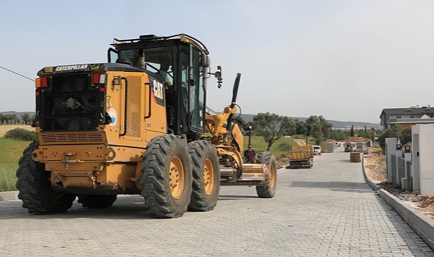 Barbaros’ta Yol Çalışması Menderes Belediyesi tarafından Barbaros Mahallesinde yol yapım çalışmaları gerçekleştiriliyor.