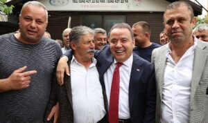 Antalya Büyükşehir Belediye Başkanı Muhittin Böcek, kent genelinde ulaşımın daha