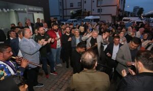 Canikli vatandaşlar Cumhurbaşkanı Erdoğan’ın zaferini coşkuyla kutladı.