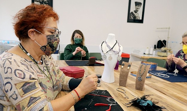 Çankaya Belediyesi Çankaya Evleri kursiyerleri bir yıllık emeklerini sergilemeye hazırlanıyor.