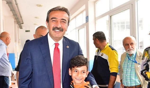 Çukurova Belediye Başkanı Soner Çetin, seçimlerin Türkiye için hayırlı olmasını