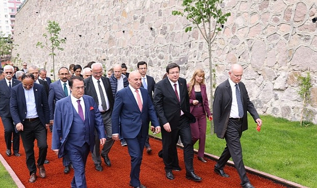 Deniz Baykal Parkı Keçiören’de Açıldı Keçiören Belediyesi tarafından ilçedeki Şehit Kubilay Mahallesi’ne inşa edilen ve