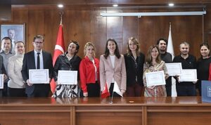 Dünyanın dört bir yanında yüzbinlerce mezunu bulunan Dokuz Eylül Üniversitesi