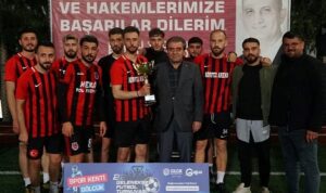 Gölcük Belediyesi’nin futbol tutkunlarını bir araya getirdiği 22. Geleneksel Futbol