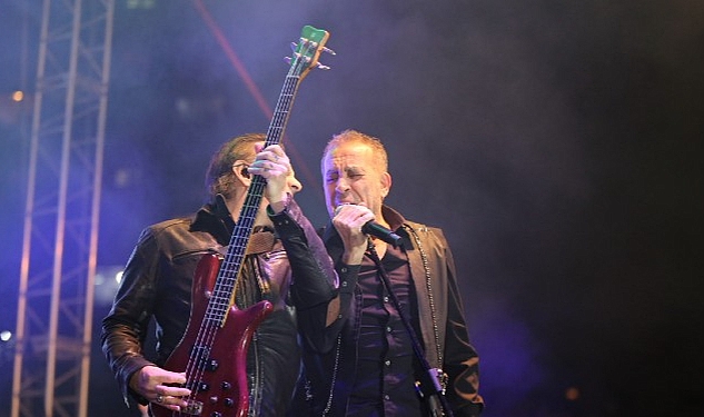 Haluk Levent’in Küçükçekmece’deki 19 Mayıs Konserine 50 Bin Kişi Katıldı 19 Mayıs Atatürk'ü Anma Gençlik ve Spor Bayramı’nın 104. yıl