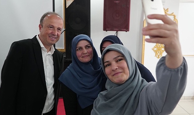 Hançerli Avcılarlı Kadınlarla Buluştu Avcılar Belediye Başkanı Turan Hançerli ve Deva Partisi Genel Başkanı