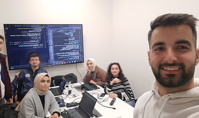 Harran Üniversitesi Öğrencilerinin Yer Aldığı Takımdan Büyük Başarı Harran Üniversitesi: Göbeklitepe Otonom Sürüş Algoritmaları Takımı, Robotaksi Binek Otonom