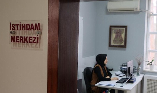 İş arayan ve işvereni buluşturan İnegöl Belediyesi İstihdam Merkezi, İnegöl’de