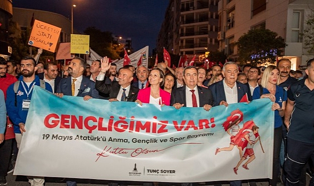 İzmir'de 19 Mayıs Atatürk'ü Anma Gençlik ve Spor Bayramı İzmir