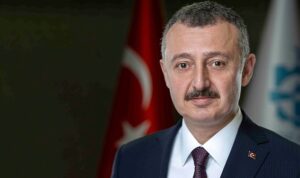 Kocaeli Büyükşehir Belediye Başkanı Doç. Dr. Tahir Büyükakın, tüm gençlerin