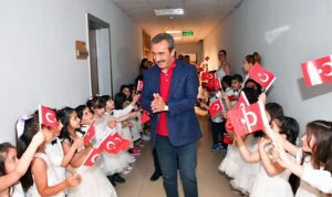 Çukurova Belediyesi Gülen Yüzler Semt Kreşleri’nde eğitim gören minikler mezuniyet