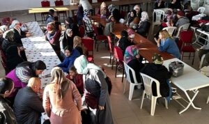 Narlıdere Belediyesi, ihtiyaç sahibi ailelerin öğrencilere beslenme desteği sağlamaya devam