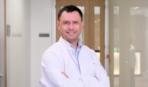 Üsküdar Üniversitesi NP Feneryolu Tıp Merkezi, alanında deneyimli uzmanlarla hizmet