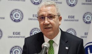 Çanakkale Kara Savaşları’nın 108’inci yılı kapsamında Ege Üniversitesi öğrencilerine emanet