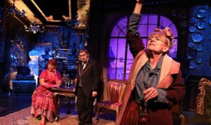 İstanbul Büyükşehir Belediyesi (İBB) Şehir Tiyatroları, Uçurtmanın Kuyruğu, Gidiş Dönüş