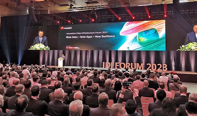 Huawei tarafından dijital dönüşümün geleceğini keşfetmek üzere, küresel fikir liderlerini,