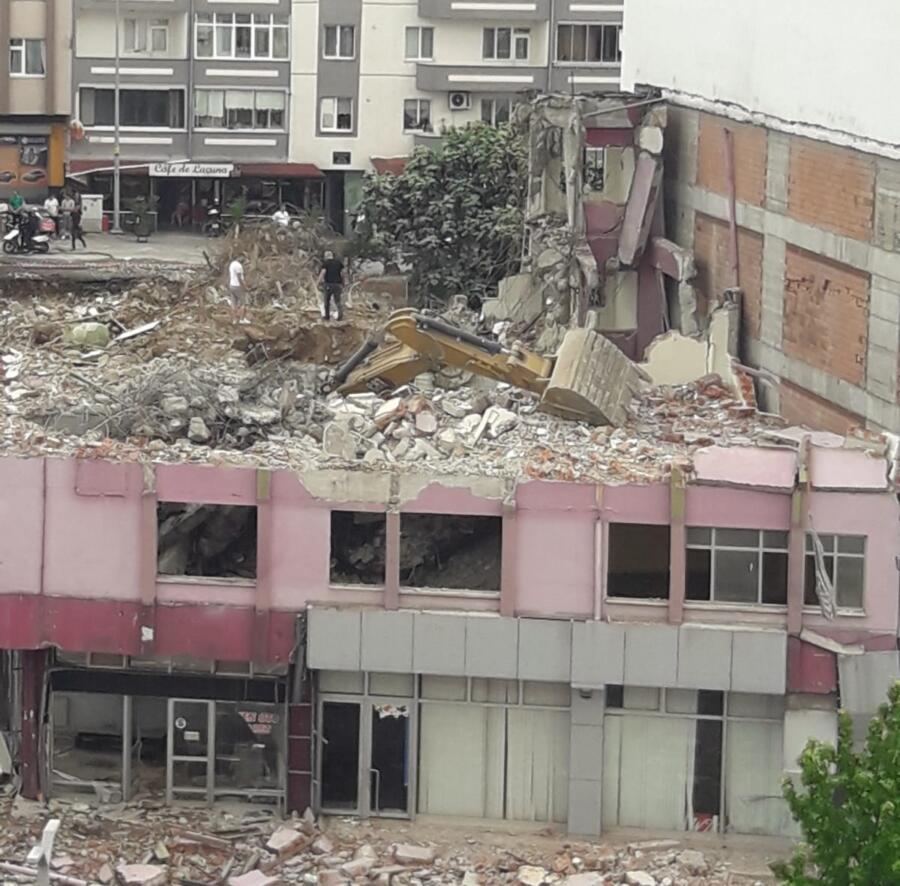 Şakamı, İş Kazası !!! iş yapmak kadar iş güvenliği’de önemlidir. Eski Üsem dersanesinin olduuğu