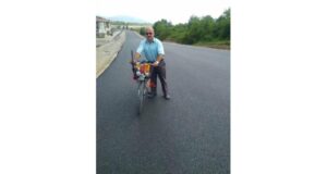 Zonguldak’ın Çaycuma ilçesinde bisikletle evine giderken kalp krizi geçiren adam