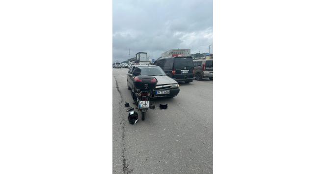 Ters şeride giren otomobil motosiklete çarptı: 1 yaralı Zonguldak’ta ters şeride giren otomobilin çarptığı motosiklet sürücüsü yaralandı.