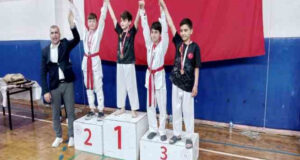Zonguldak'ın Alaplı İlköğretim öğrencileri Okullar Arası Taekwondo turnuvasında 3 Zonguldak