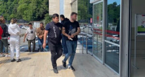 Zonguldak Çatalağzı Beldesinde başkanlık makamının kapılarını ve camlarını kıran M.Ö.