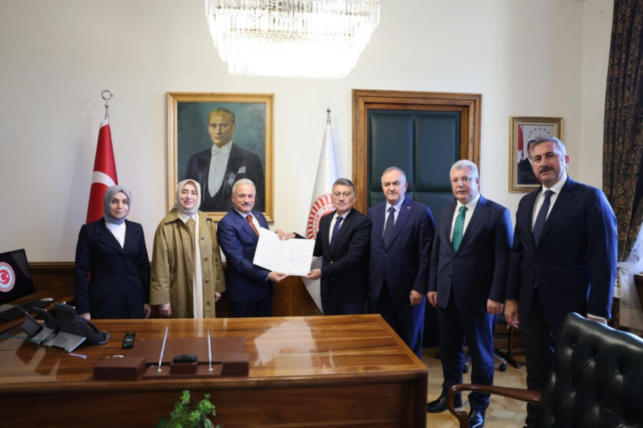 
AK Parti Grup Başkanı Abdullah Güler, AK Parti Grup Başkanvekilleri