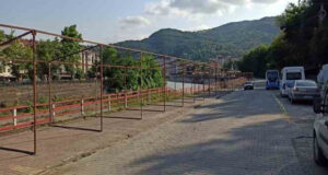 Devrek'te festival kapsamı etkinlikleri çerçevesinde alışveriş stantları kurulmaya başlandı.