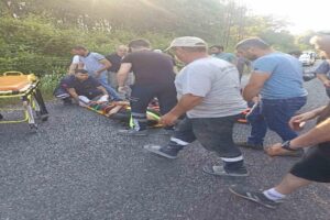 Alaplı’da yabancı plakalı otomobil ile motosikletin karıştığı trafik kazasında 2