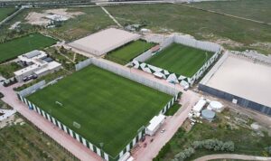 Konya Büyükşehir Belediyesi, Konyaspor’un Kayacık Tesisleri’ne iki adet çim saha