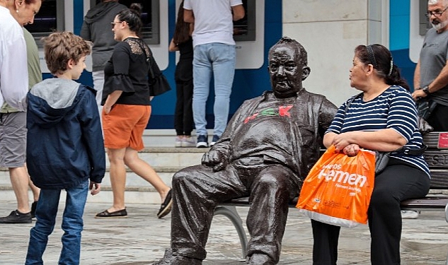 Karşıyaka Belediyesi tarafından Çarşı’da gerçekleştirilen yenileme çalışmalarının son dokunuşu, ‘Bir