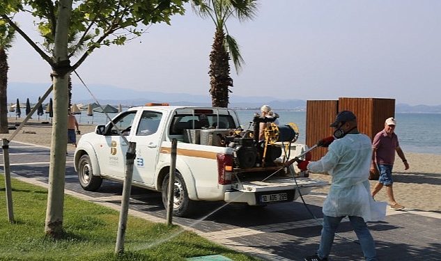 Edremit Belediyesi, yaz aylarında sinek ve haşerelerin üremesine müsait olan